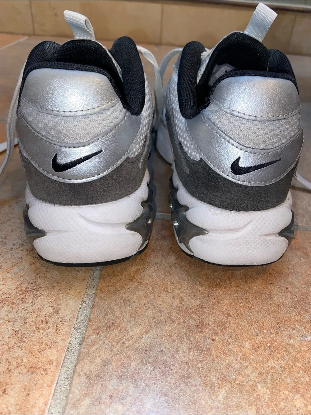 Size 7 Nike Air Zoom Shoes